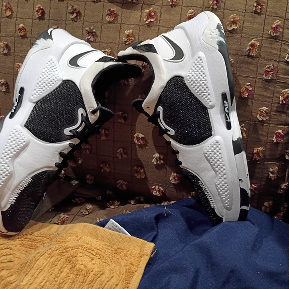 Nike Other - Nike Black and White Sneakers